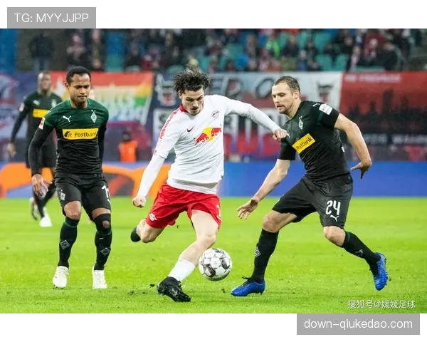 门兴主场失利引发震动 俱乐部紧急召开董事会商讨球队困局 门兴主场失利引发震动 俱乐部紧急召开董事会商讨球队困局