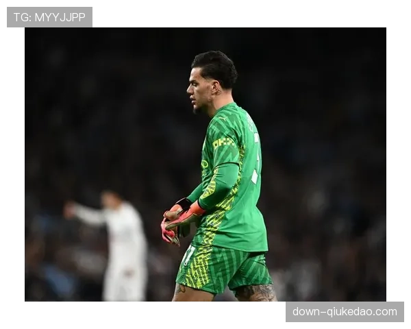 曼联关注尤文图斯后卫卡卢卢,将派代表考察其表现 曼联关注尤文图斯后卫卡卢卢,将派代表考察其表现